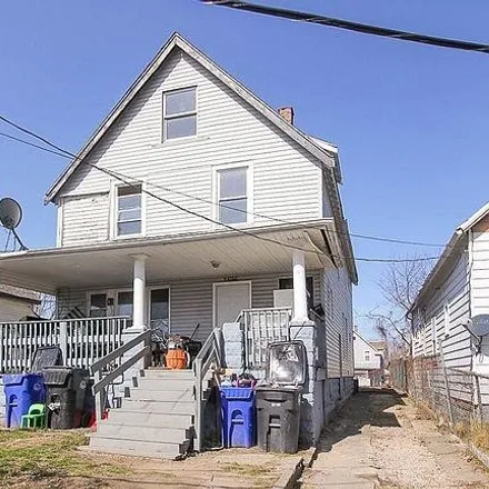 Buy this 5 bed duplex on 3596 West 60th Street in Cleveland, OH 44102