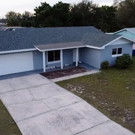 Buy this 3 bed house on 981 Avenue M Northeast in Winter Haven, FL 33881
