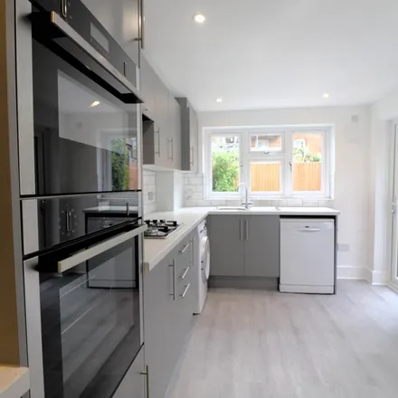 Rent this 5 bed house on Stanley Road in London, N15 3HB