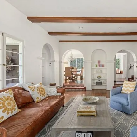 Image 2 - 1721 Benedict Canyon Drive, Beverly Hills, CA 90210, USA - House for sale