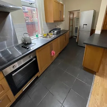 Image 5 - Ash Grove, Liverpool, L15 1ES, United Kingdom - Room for rent