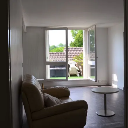 Image 6 - 2 Rue Pierre Curie, 77680 Roissy-en-Brie, France - Apartment for rent