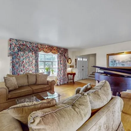 Image 3 - 1602 South Fernandez Avenue, Arlington Heights, IL 60005, USA - House for sale