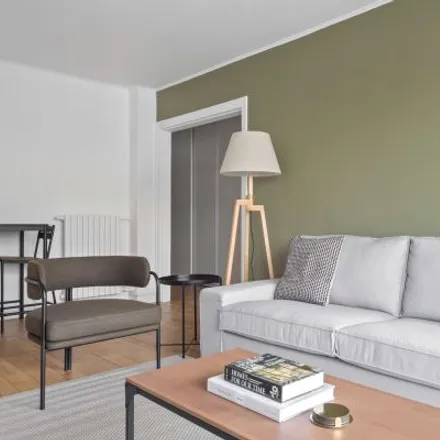 Image 3 - 63 Boulevard Marguerite de Rochechouart, 75009 Paris, France - Apartment for rent