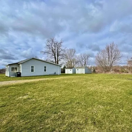 Image 3 - 1282 Town Street, Kendallville, IN 46755, USA - House for sale