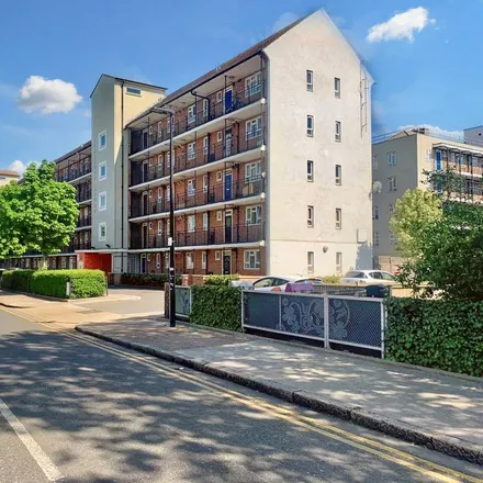 Rent this 3 bed apartment on Limscott House in Bruce Road, Bromley-by-Bow