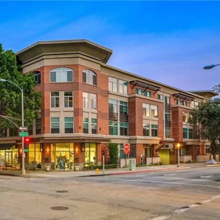 Rent this 1 bed condo on 828 East Green Street in Pasadena, CA 91101