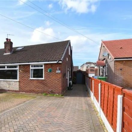 Buy this 3 bed house on Stanley Road in Audenshaw, M34 3QW