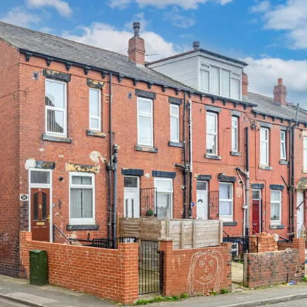 Buy this 3 bed townhouse on Harlech Avenue in Leeds, LS11 7DT