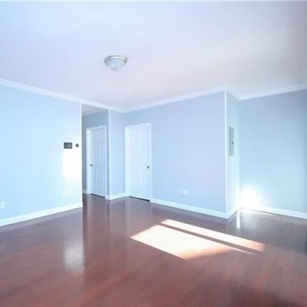 Image 6 - 11 Brighton 10th Path, New York, NY 11235, USA - House for sale