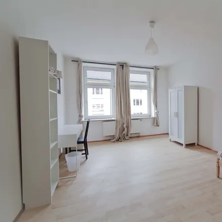 Rent this 5 bed room on Salon N in Elisabethstraße 4, 80796 Munich