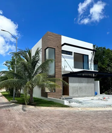 Buy this 3 bed house on Calle Río Hudson in Gran Santa Fe I, 77535 Cancún