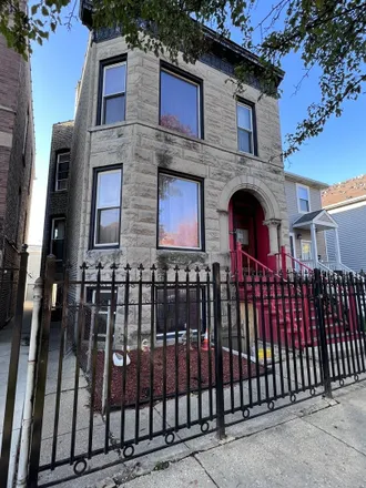 Image 1 - 3219 West Crystal Street, Chicago, IL 60651, USA - Duplex for sale