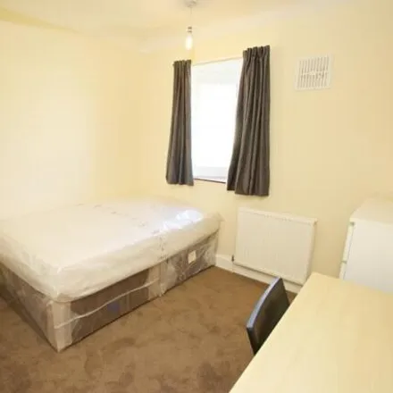 Image 3 - 2-20 Rokeby Gardens, Leeds, LS6 3JZ, United Kingdom - Duplex for rent