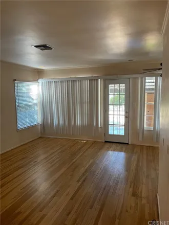 Image 4 - 17331 Gilmore Street, Los Angeles, CA 91406, USA - House for sale