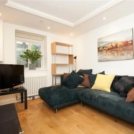Rent this 2 bed townhouse on Mitchell Building in Beaumont Buildings, Oxford