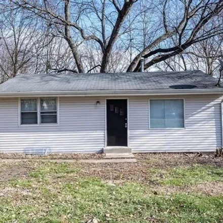 Image 2 - 2827 South Lyons Avenue, Indianapolis, IN 46241, USA - House for sale