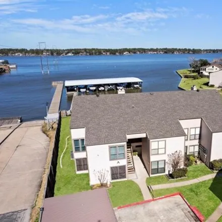 Image 2 - 335 Harbour Town Court, Conroe, TX 77356, USA - Condo for sale