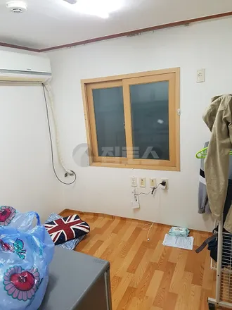 Rent this studio apartment on 서울특별시 관악구 신림동 1546-17