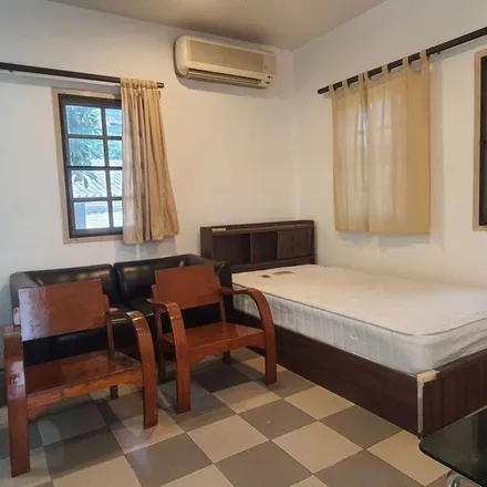 Rent this 1 bed apartment on Phra Khanong District Office in Soi Sukhumvit 54/1, Phra Khanong District
