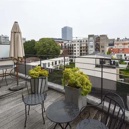 Rent this 3 bed apartment on Avenue d'Hougoumont - Hougoumontlaan 9 in 1180 Uccle - Ukkel, Belgium