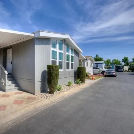 Image 2 - 336 E Alluvial Ave Spc 157, Fresno, California, 93720 - Apartment for sale