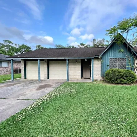 Buy this 3 bed house on 711 Sycamore Street in Lake Jackson, TX 77566