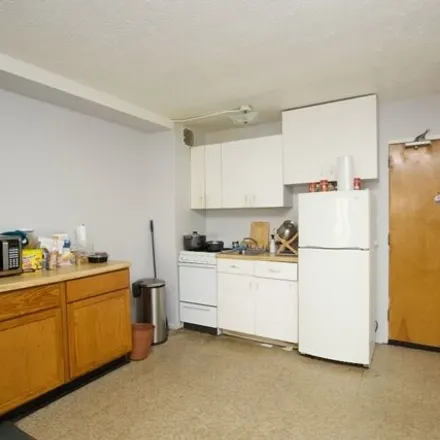 Image 2 - 7333 North Ridge Boulevard, Chicago, IL 60645, USA - Apartment for rent