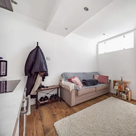 Rent this 1 bed apartment on Narcissus Road in London, NW6 1TS