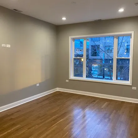 Rent this 3 bed apartment on 4649 North Damen Avenue in Chicago, IL 60640