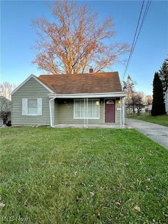 Rent this 3 bed house on N. Hazelwood & Burbank in North Hazelwood Avenue, Youngstown
