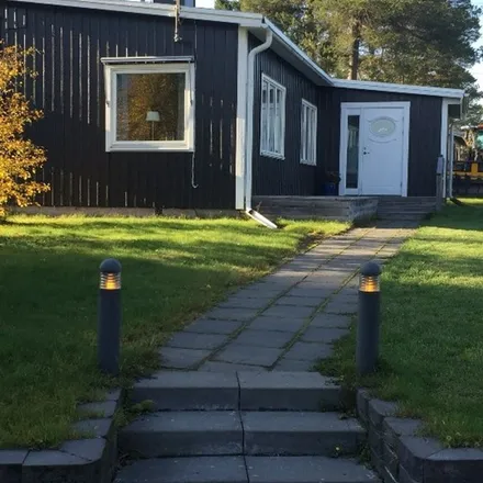 Rent this 2 bed apartment on Propsvägen in 972 51 Luleå, Sweden