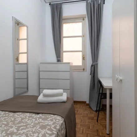 Rent this 6 bed room on Animari in Calle de José Ortega y Gasset, 86