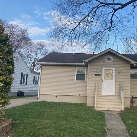 Buy this 2 bed house on 1512 Rose Street in Monroe, MI 48162