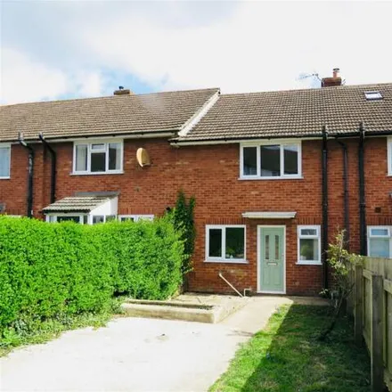 Buy this 3 bed townhouse on Hill Close in Cam, GL11 5QY