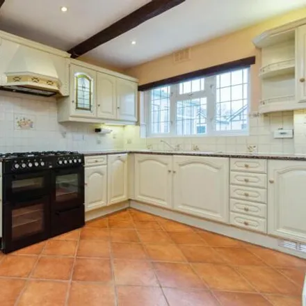 Image 2 - Hartley Old Road, Purley, Great London, Cr8 - House for sale