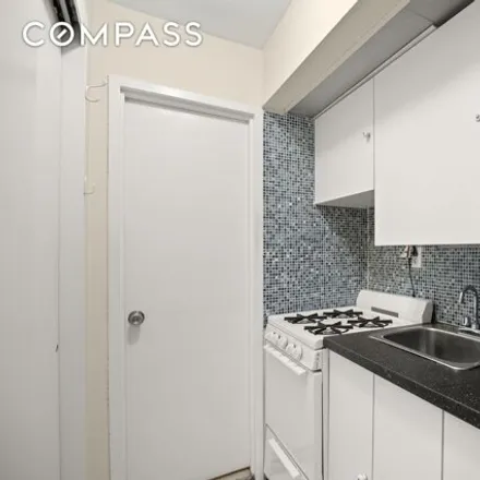 Image 5 - 431 E 82nd St Apt 1a, New York, 10028 - Apartment for sale
