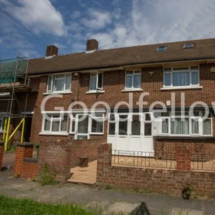 Rent this 5 bed house on Birch Walk in Lonesome, London