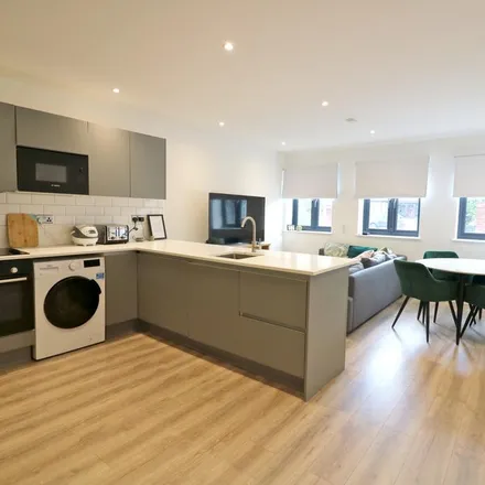 Rent this 3 bed apartment on Gunnersbury Avenue in London, W5 3QL