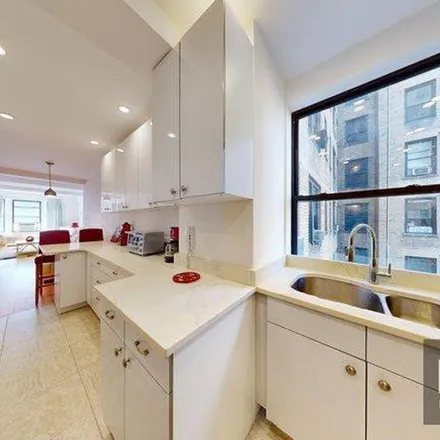 Rent this 3 bed townhouse on 301 West 100th Street in New York, NY 10025