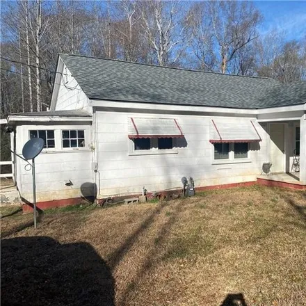 Buy this 2 bed house on Dogan Drive in Utica, Oconee County