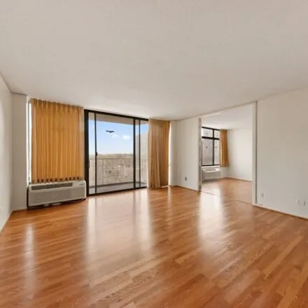 Image 3 - 3100 South Doctor Martin Luther King Junior Drive, Chicago, IL 60616, USA - Condo for sale