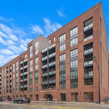 Rent this 3 bed condo on 311 South Racine Avenue in Chicago, IL 60607