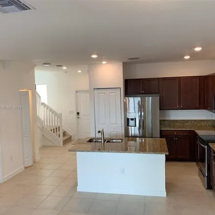 Image 3 - unnamed road, Andover Lakes Estates, Miami-Dade County, FL 33179, USA - Townhouse for rent