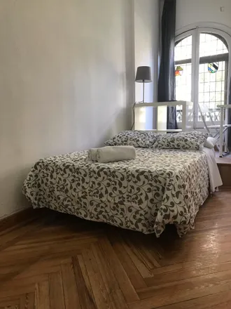 Rent this 1 bed apartment on Madrid in Casa, Calle de Guzmán el Bueno