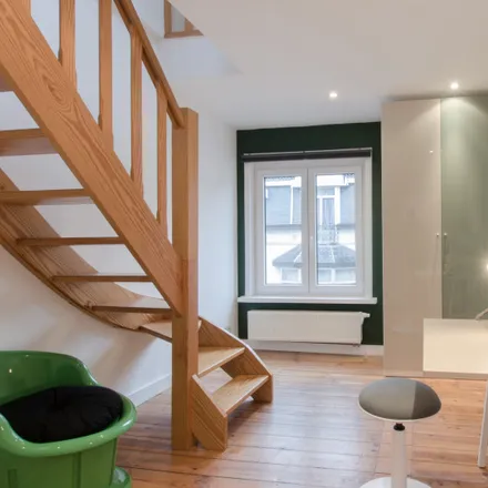 Rent this 8 bed room on Avenue Adolphe Buyl - Adolphe Buyllaan 48 in 1050 Ixelles - Elsene, Belgium