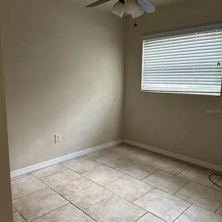 Rent this 3 bed apartment on 943 Augusta Street in Lakeland, FL 33805