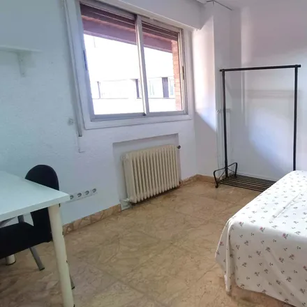 Rent this 1 bed room on Madrid in Calle Beatriz de Bobadilla, 13