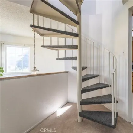 Image 9 - Clybourn Avenue, Los Angeles, CA 91520, USA - Condo for sale