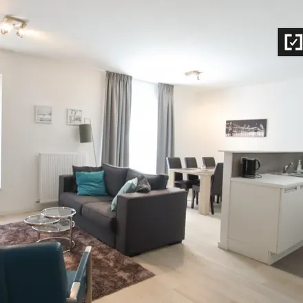 Rent this 2 bed apartment on Avenue Victor Jacobs - Victor Jacobslaan 62 in 1040 Etterbeek, Belgium